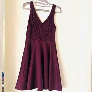 Francesca’s Women’s Dress Sleeveless Lace Top Silky Bottom Size Small